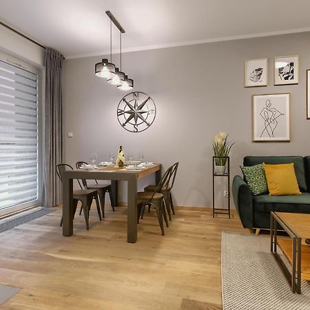 Zentrum II Apartament Parking By Impero Poznań Eksteriør billede