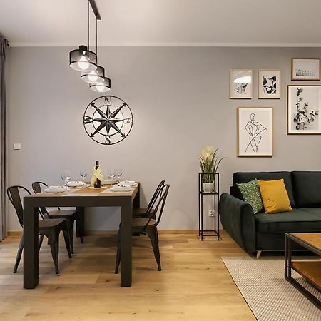 Zentrum II Apartament Parking By Impero Poznań Eksteriør billede