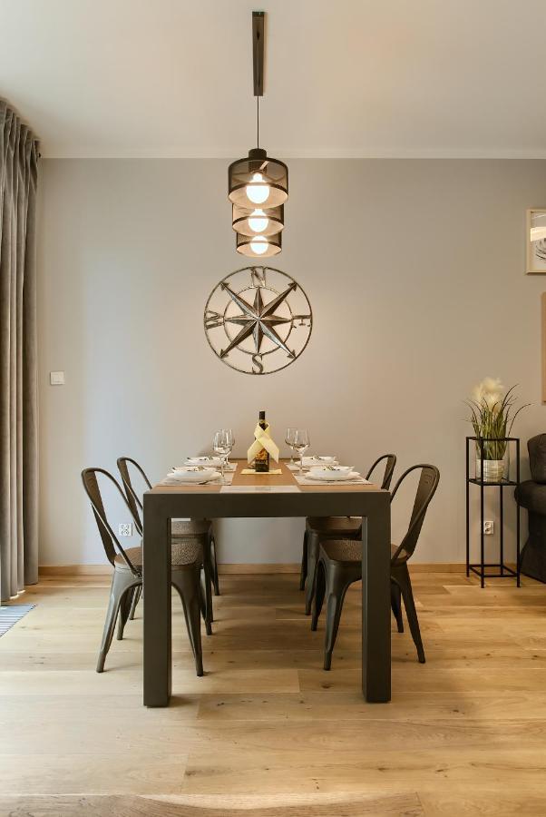 Zentrum II Apartament Parking By Impero Poznań Eksteriør billede