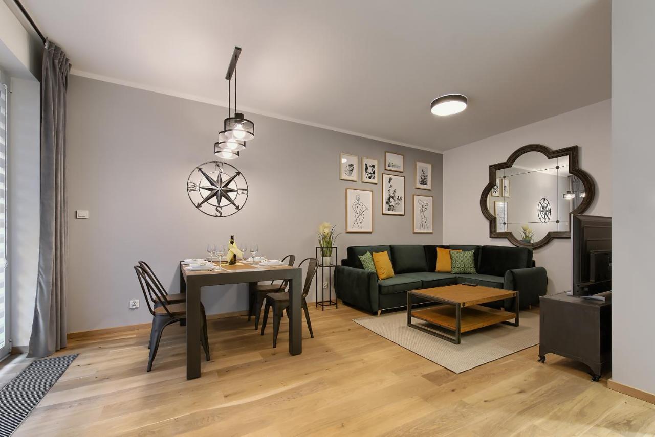 Zentrum II Apartament Parking By Impero Poznań Eksteriør billede